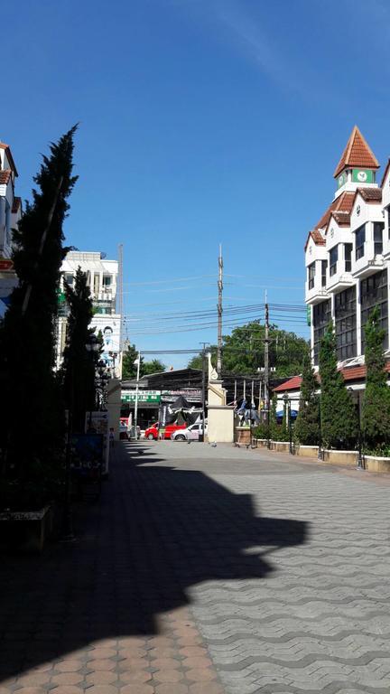 Happy Guest House Phuket Bagian luar foto